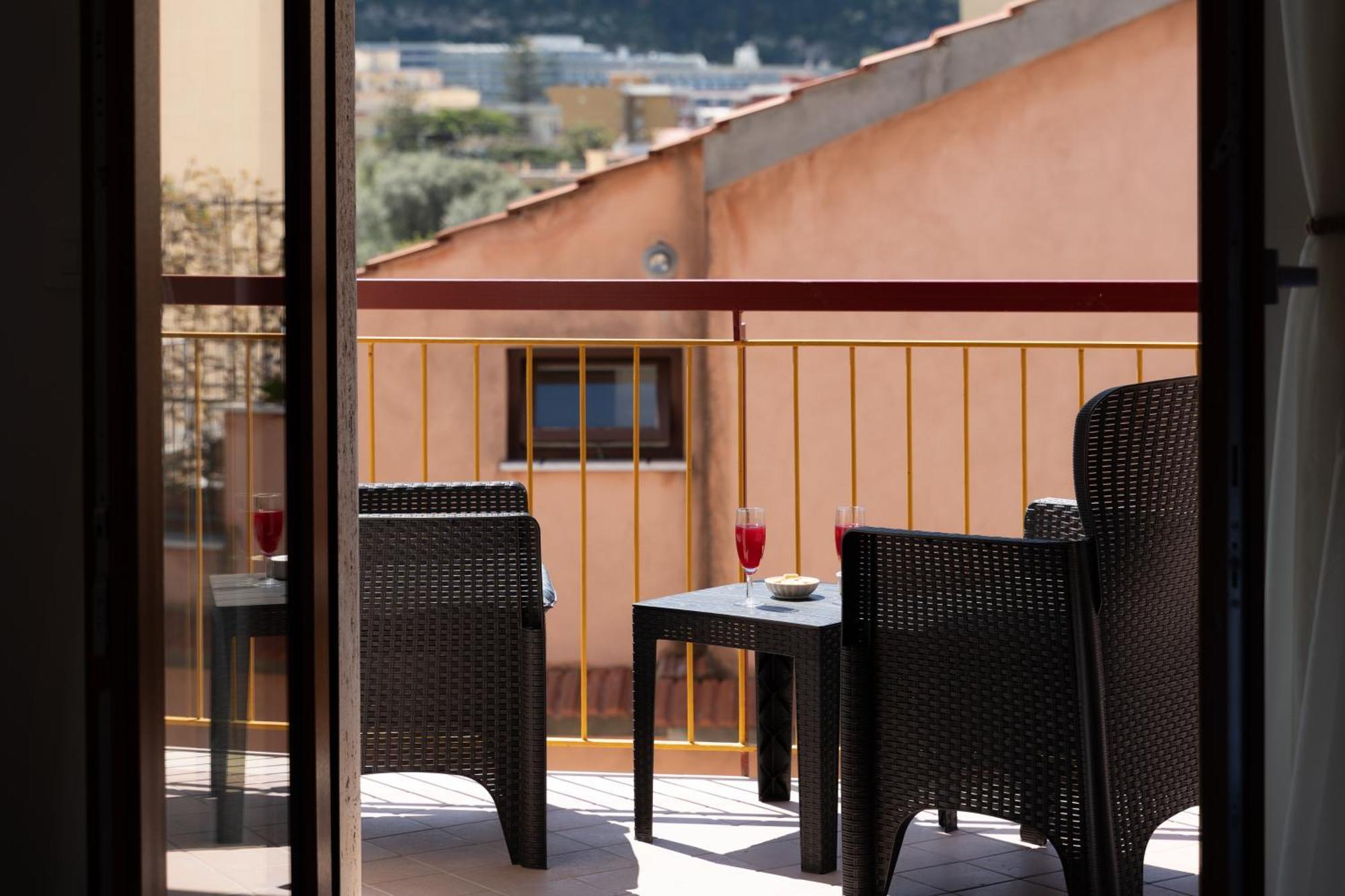 Mifra Suites Sorrento Exterior photo